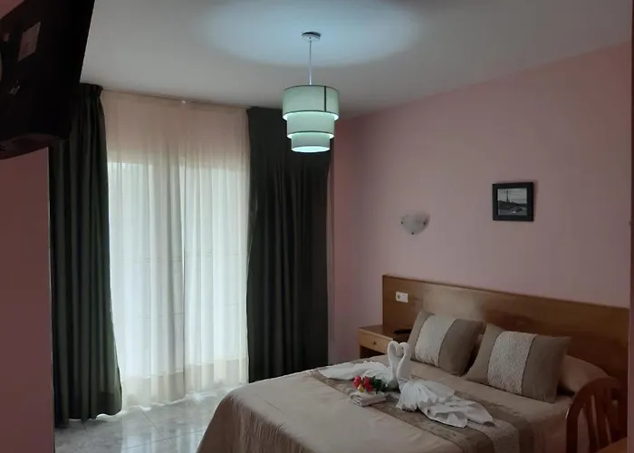 ホテル Vida Chamuinas 2*